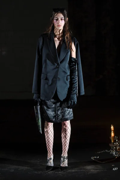Look 14